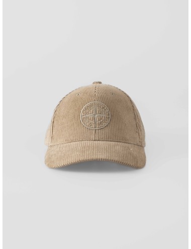 gorra confeccionada en pana de algodón orgánico de la marca STONE ISLAND - MARFRANC