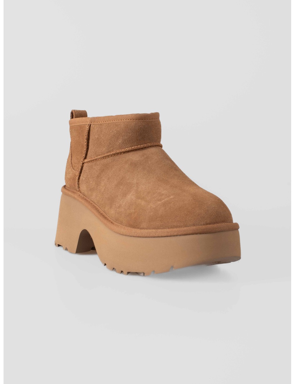 Classic Ultra Mini New Heights de UGG - MARFRANC