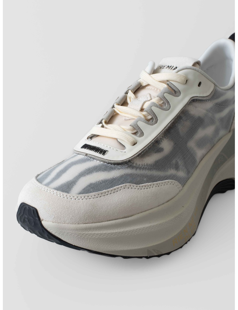 Zapatilla deportiva Premiata Hill 7507 para mujer en color blanco - MARFRANC Zapatilla deportiva Premiata Hill 7507 para mujer en color blanco - MARFRANC
