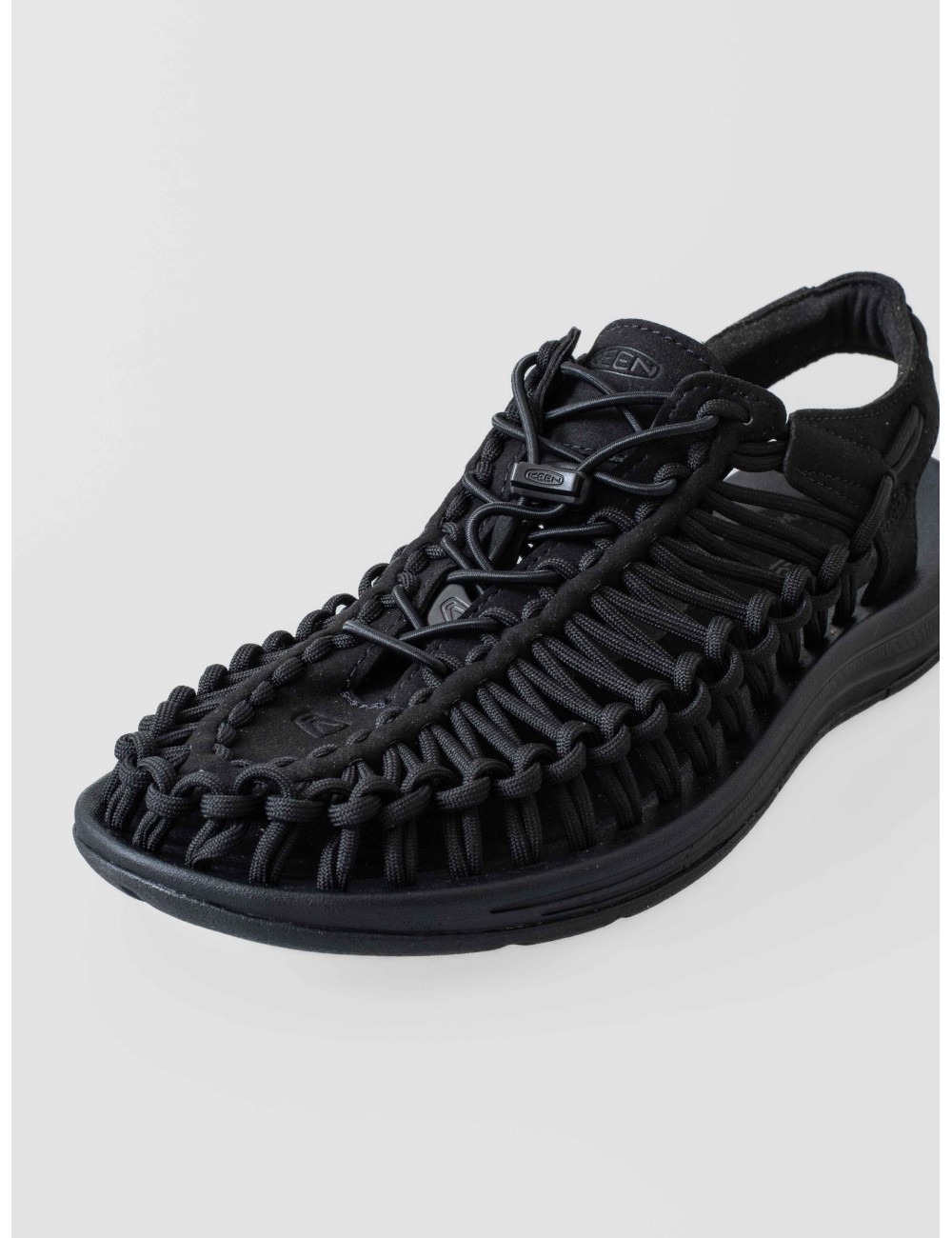 Sandalias de hombre KEEN Uneek M en color negro - MARFRANC Sandalias de hombre KEEN Uneek M en color negro - MARFRANC
