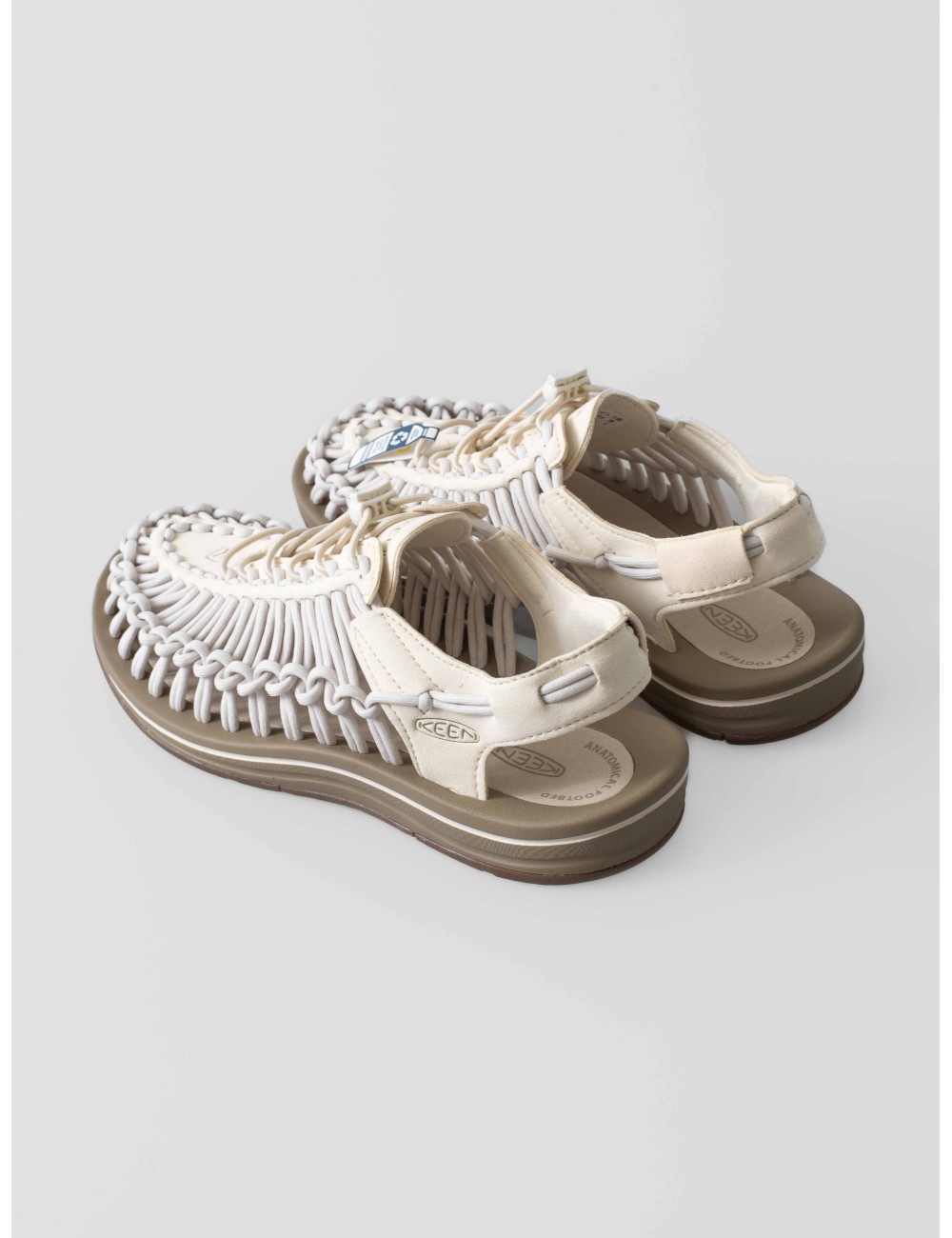 Sandalias KEEN Uneek M blancas para hombre con diseño innovador y gran tracción - MARFRANC Sandalias KEEN Uneek M blancas para hombre con diseño innovador y gran tracción - MARFRANC