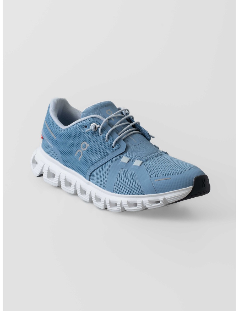 Zapatillas CLOUD 6 de On Running en tono chambray y blanco - MARFRANC Zapatillas CLOUD 6 de On Running en tono chambray y blanco - MARFRANC