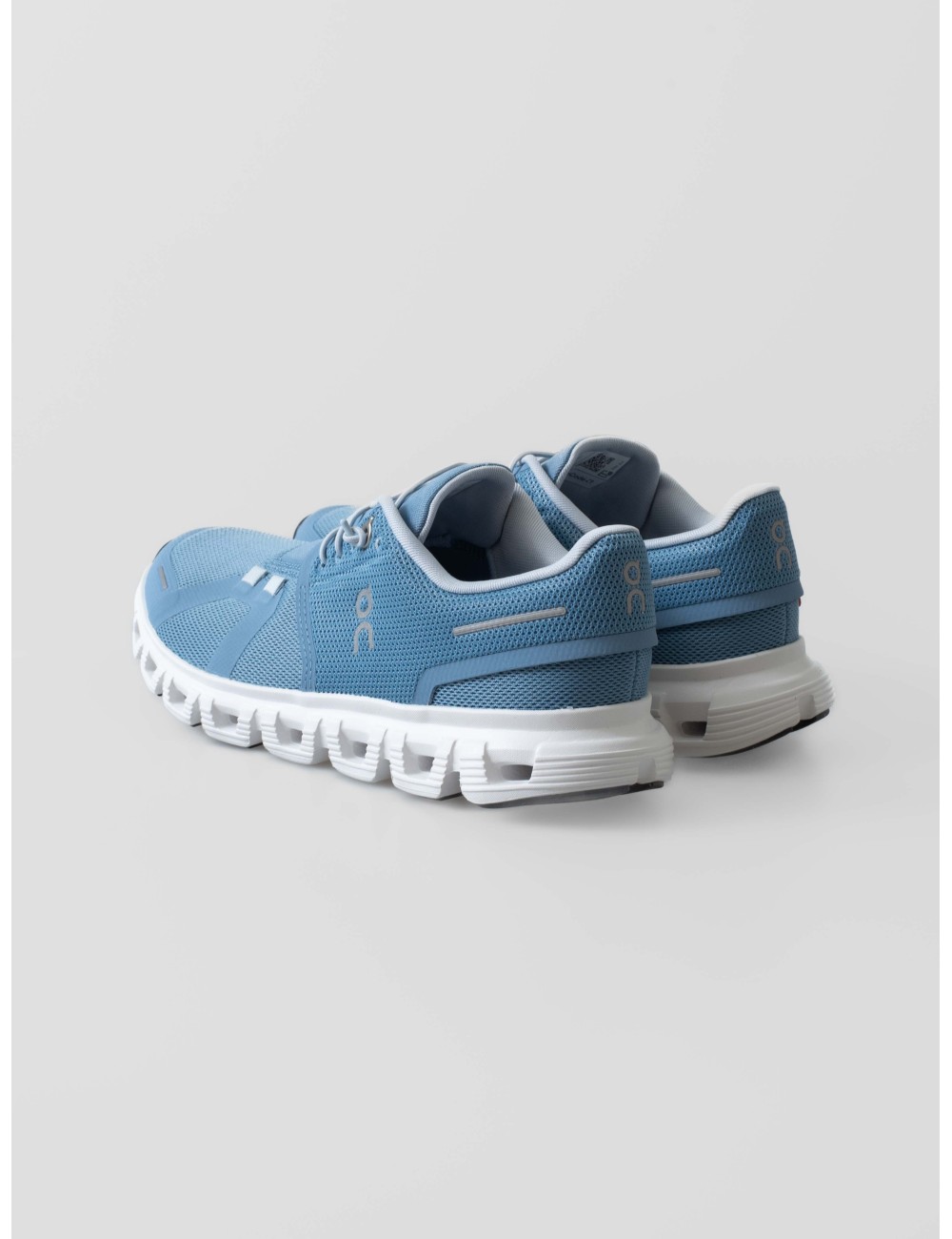 Zapatillas CLOUD 6 de On Running en tono chambray y blanco - MARFRANC Zapatillas CLOUD 6 de On Running en tono chambray y blanco - MARFRANC