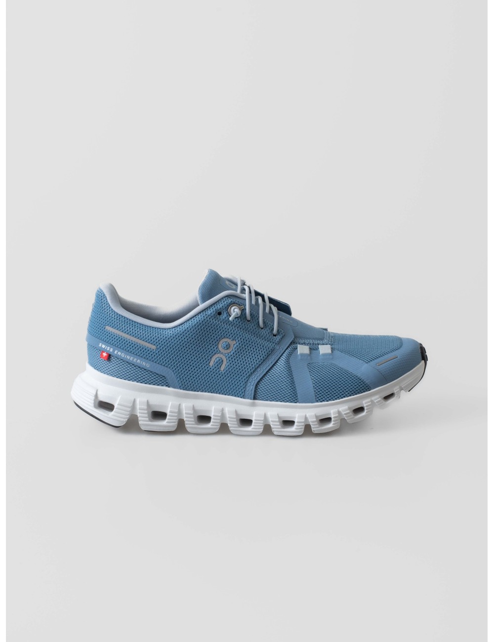 Zapatillas CLOUD 6 de On Running en tono chambray y blanco - MARFRANC Zapatillas CLOUD 6 de On Running en tono chambray y blanco - MARFRANC