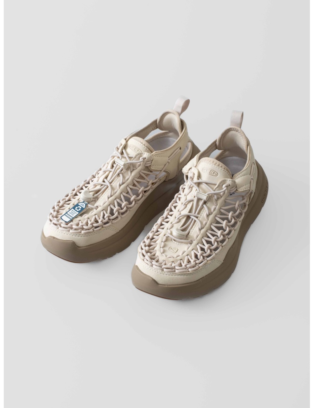Sandalias KEEN Uneek M blancas para hombre con diseño innovador y gran tracción - MARFRANC Sandalias KEEN Uneek M blancas para hombre con diseño innovador y gran tracción - MARFRANC