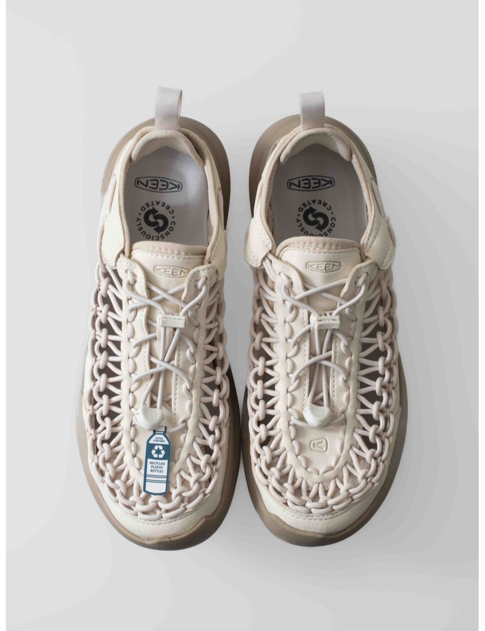 Sandalias KEEN Uneek M blancas para hombre con diseño innovador y gran tracción - MARFRANC Sandalias KEEN Uneek M blancas para hombre con diseño innovador y gran tracción - MARFRANC