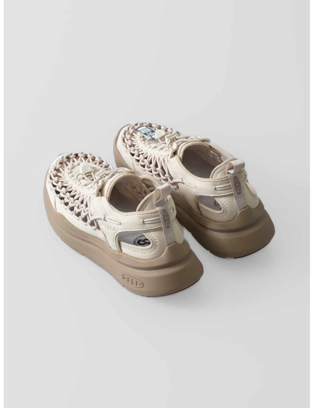 Sandalias KEEN Uneek M blancas para hombre con diseño innovador y gran tracción - MARFRANC Sandalias KEEN Uneek M blancas para hombre con diseño innovador y gran tracción - MARFRANC