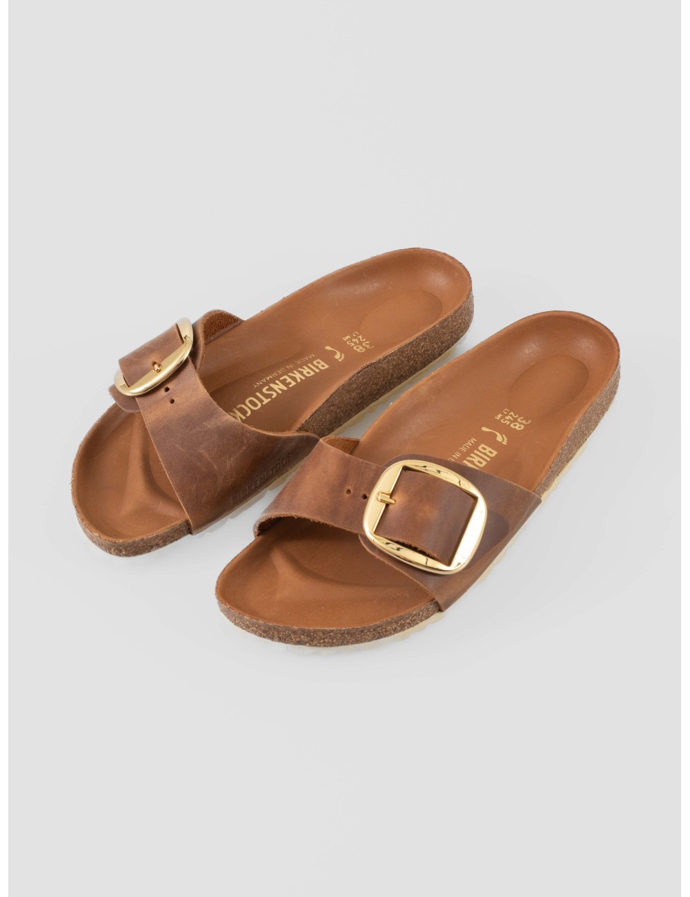 Sandalias Madrid Big Birkenstock en cuero Cognac con hebillas metálicas - Colección premium - MARFRANC Sandalias Madrid Big Birkenstock en cuero Cognac con hebillas metálicas - Colección premium - MARFRANC
