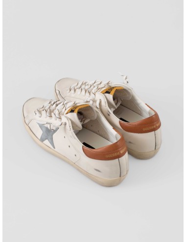Zapatillas Golden Goose Super-Star blancas con estrella gris y talón marrón hombre - MARFRANC