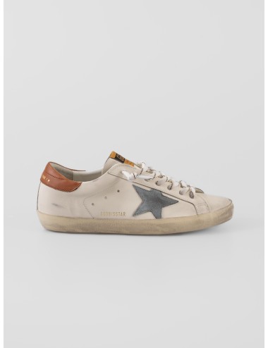 Zapatillas Golden Goose Super-Star blancas con estrella gris y talón marrón hombre - MARFRANC