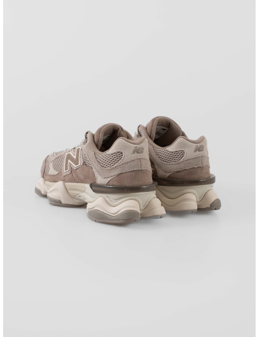 Zapatillas New Balance U9060ERC marrón mujer con logotipo N moldeado y detalles esculpidos en la entresuela - MARFRANC