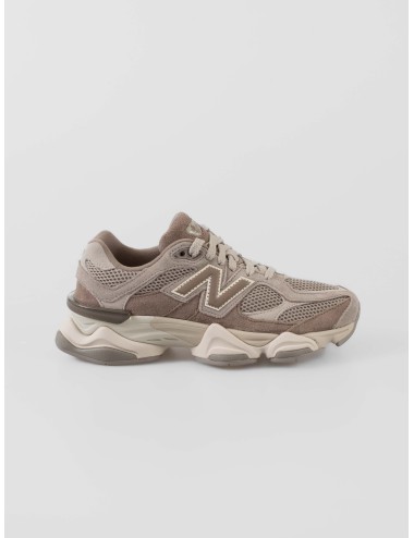 Zapatillas New Balance U9060ERC marrón mujer con logotipo N moldeado y detalles esculpidos en la entresuela - MARFRANC