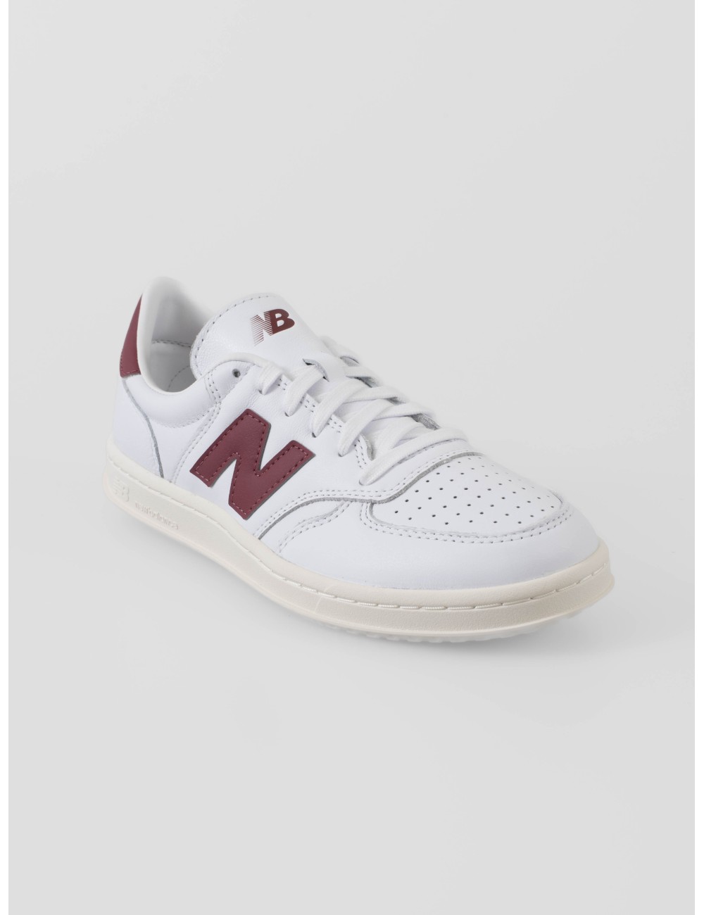 Zapatillas NB T500 blancas y rojas para hombre de New Balance - MARFRANC Zapatillas NB T500 blancas y rojas para hombre de New Balance - MARFRANC