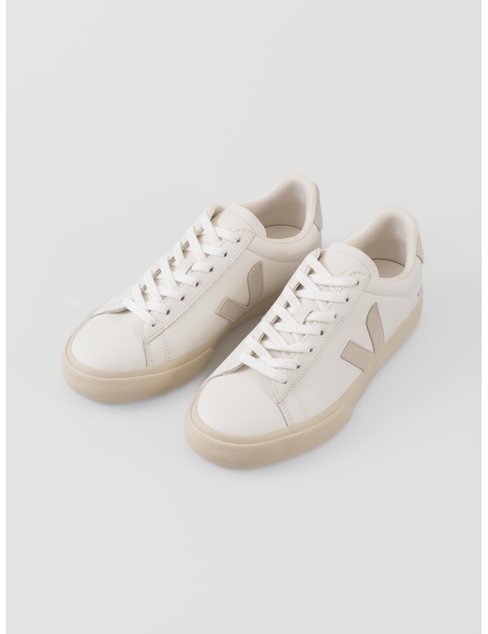 zapatillas mujer Veja Campo nobuk blanco/gris con logo V y detalles en piel - MARFRANC
