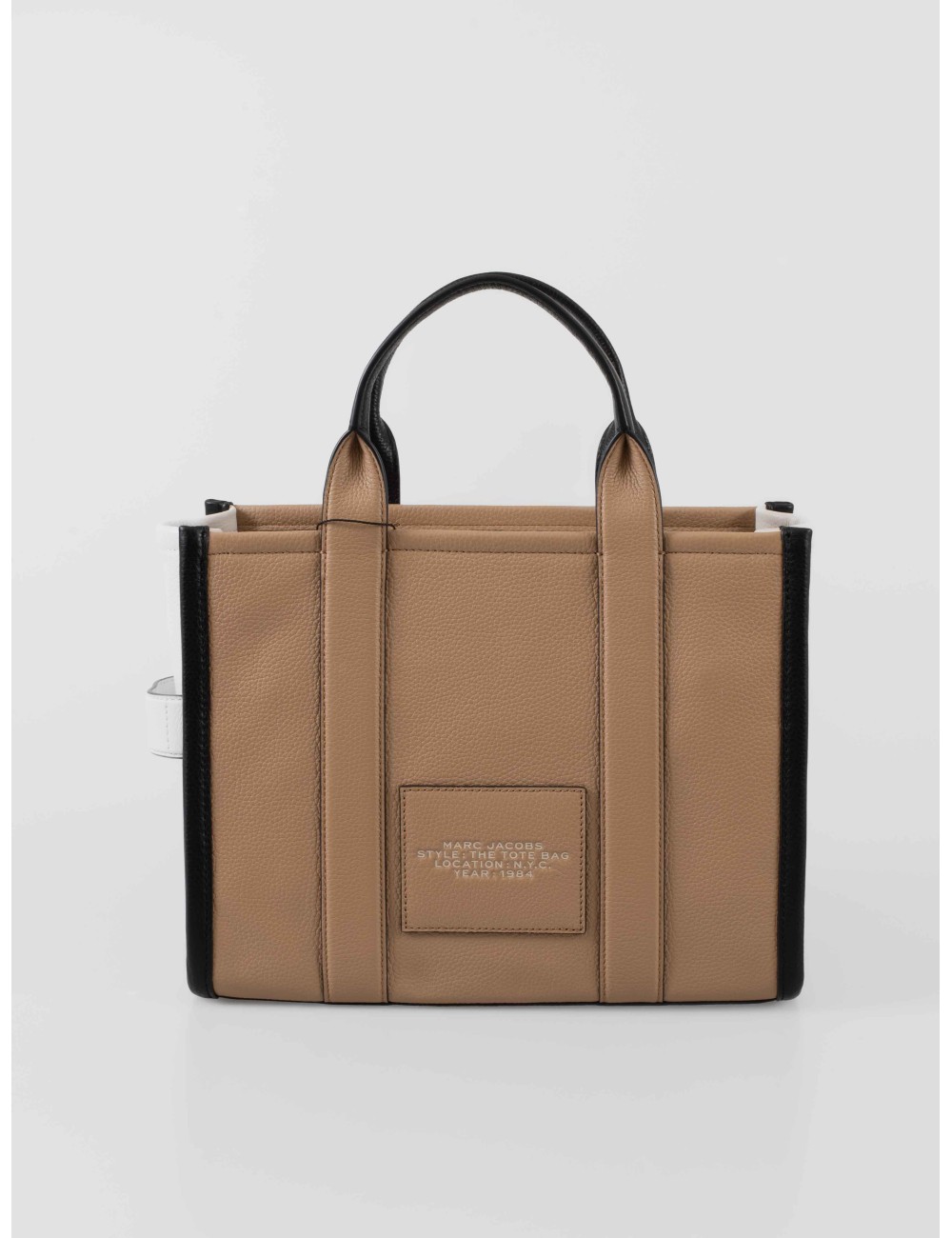 Bolso tote de cuero Marc Jacobs color camel para mujer con correa ajustable y cremallera superior - MARFRANC Bolso tote de cuero Marc Jacobs color camel para mujer con correa ajustable y cremallera superior - MARFRANC