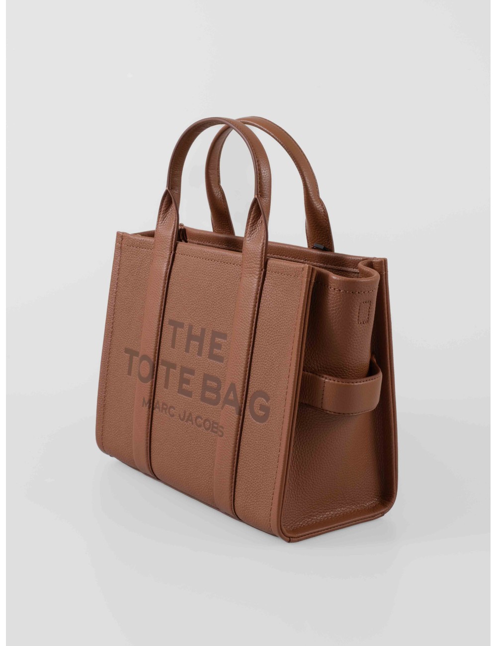 Bolso tote de cuero Marc Jacobs color Argan Oil para mujer con correa ajustable y cremallera superior - MARFRANC Bolso tote de cuero Marc Jacobs color Argan Oil para mujer con correa ajustable y cremallera superior - MARFRANC