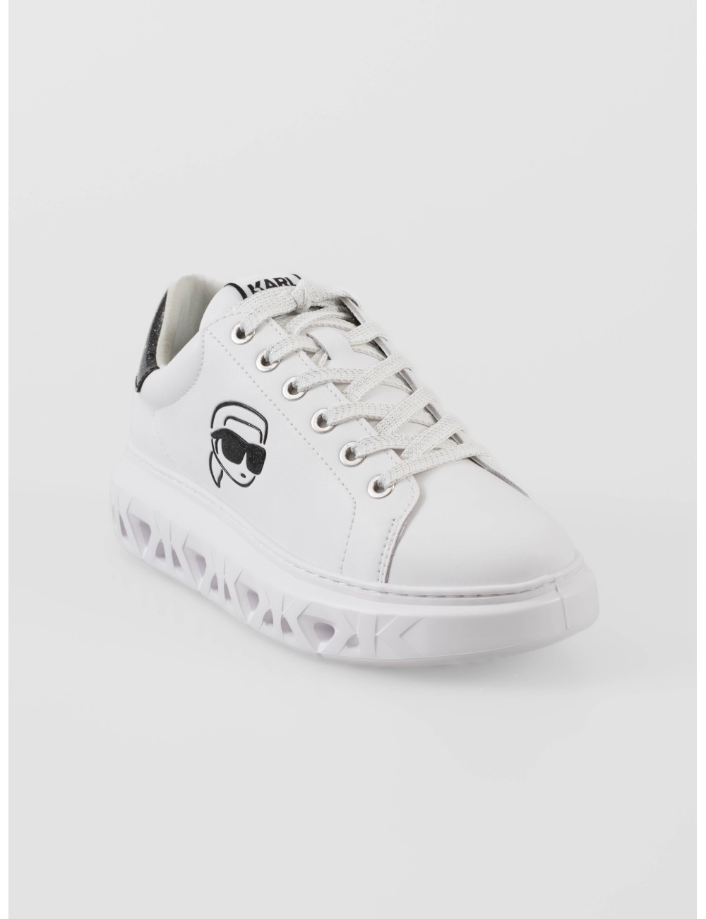 Zapatillas Kapri Kite de Karl Lagerfeld para mujer en acabado minimalista blanco con detalles sutiles plateados - MARFRANC