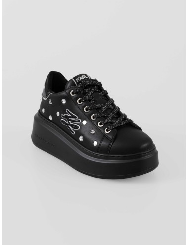 Estas zapatillas de plataforma combinan la elegancia atemporal de Karl Lagerfeld con un toque moderno y atrevido - MARFRANC