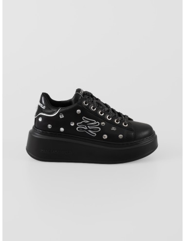 Estas zapatillas de plataforma combinan la elegancia atemporal de Karl Lagerfeld con un toque moderno y atrevido - MARFRANC
