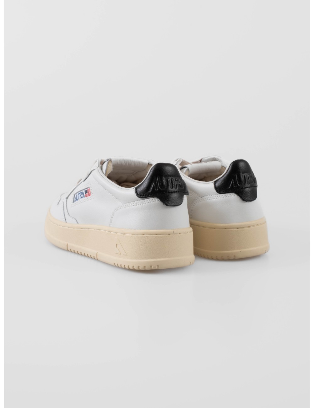 Las zapatillas Low Medalist de Autry fusionan el legado del tenis de los años 80 con un diseño contemporáneo - MARFRANC