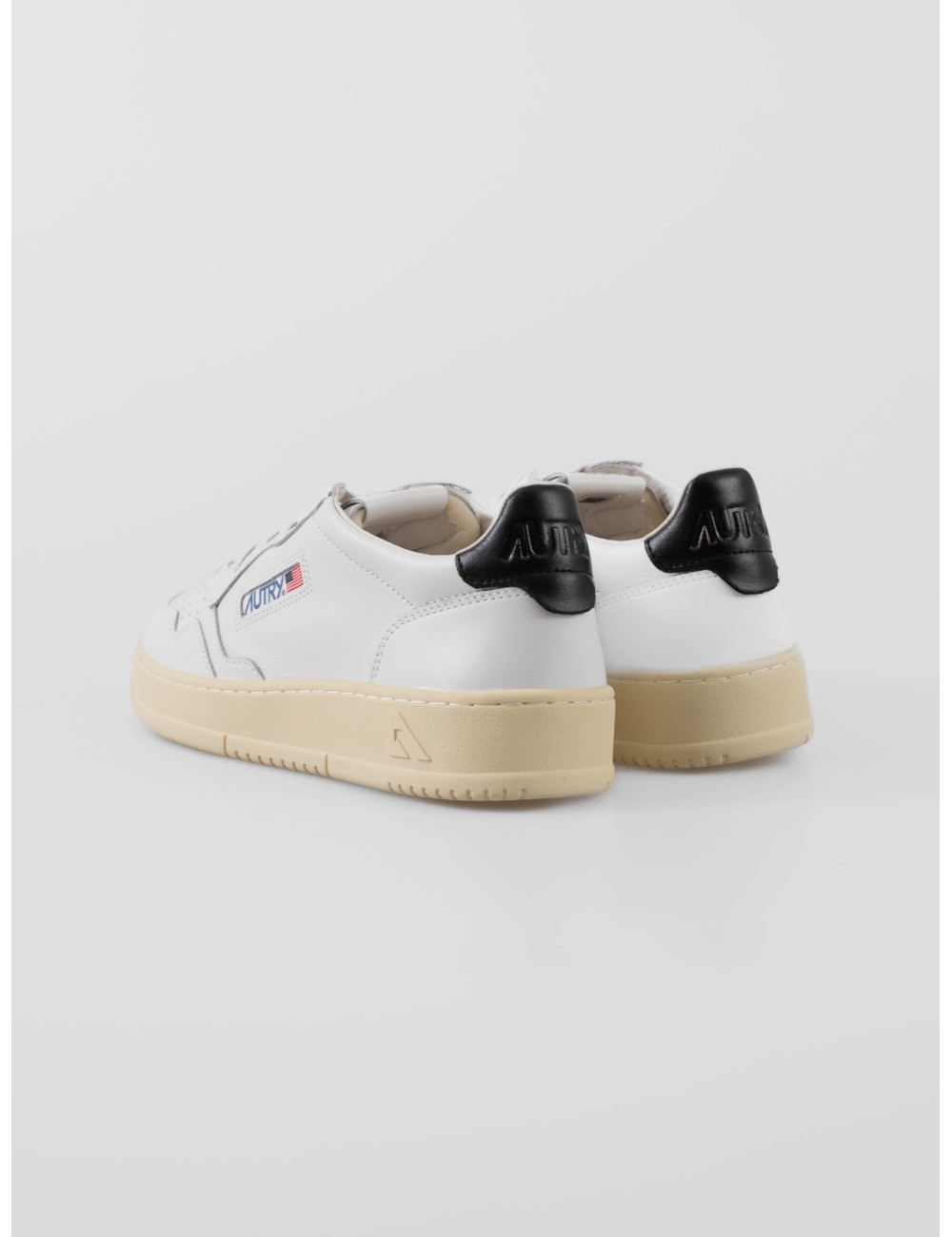 Las zapatillas Low Medalist de Autry fusionan el legado del tenis de los años 80 con un diseño contemporáneo - MARFRANC
