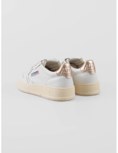 Las zapatillas Low Medalist de Autry fusionan el legado del tenis de los años 80 con un diseño contemporáneo - MARFRANC
