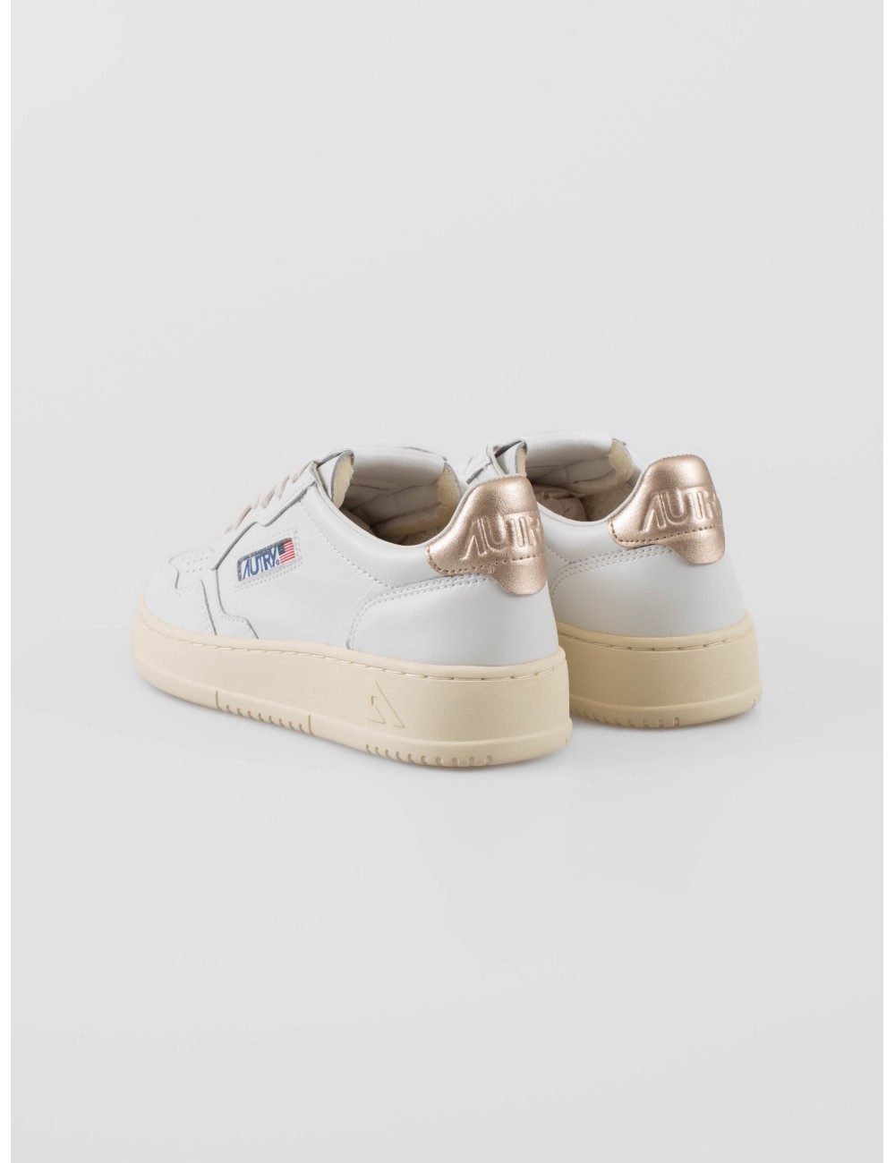 Las zapatillas Low Medalist de Autry fusionan el legado del tenis de los años 80 con un diseño contemporáneo - MARFRANC