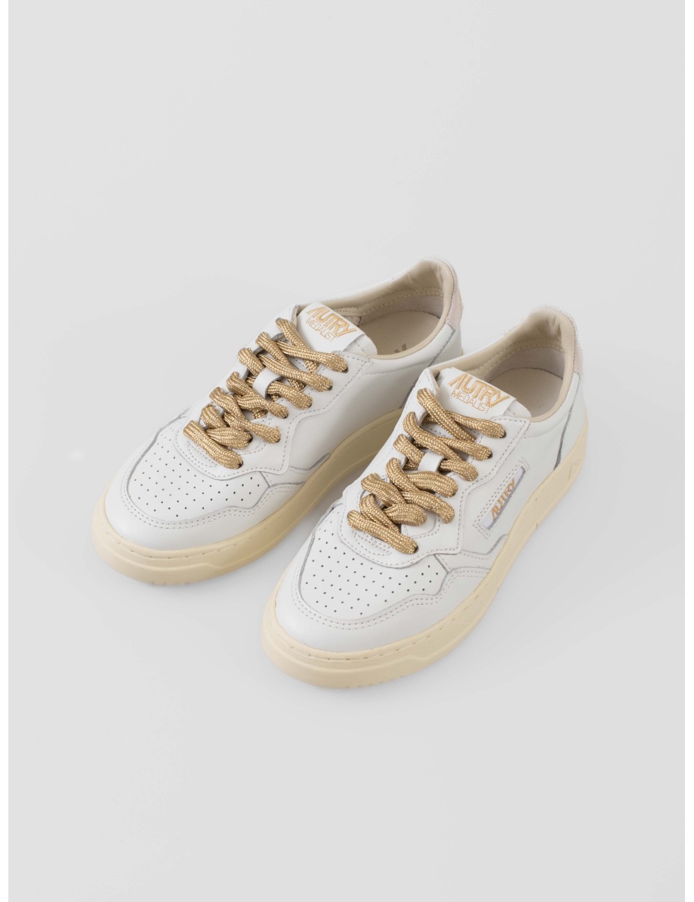 Las zapatillas Low Medalist de Autry fusionan el legado del tenis de los años 80 con un diseño contemporáneo - MARFRANC Las zapatillas Low Medalist de Autry fusionan el legado del tenis de los años 80 con un diseño contemporáneo - MARFRANC