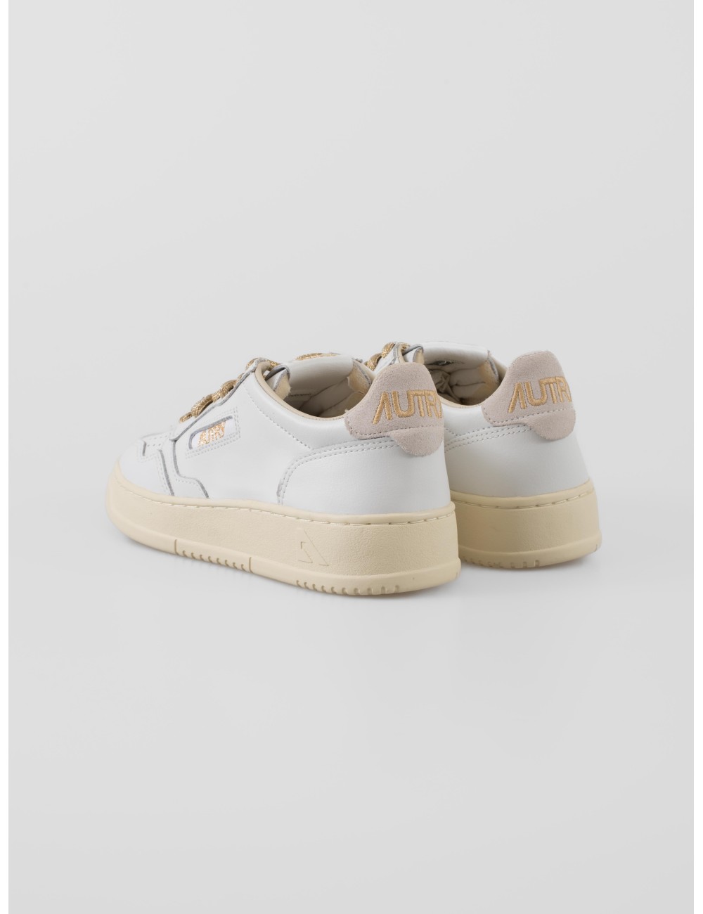 Las zapatillas Low Medalist de Autry fusionan el legado del tenis de los años 80 con un diseño contemporáneo - MARFRANC Las zapatillas Low Medalist de Autry fusionan el legado del tenis de los años 80 con un diseño contemporáneo - MARFRANC