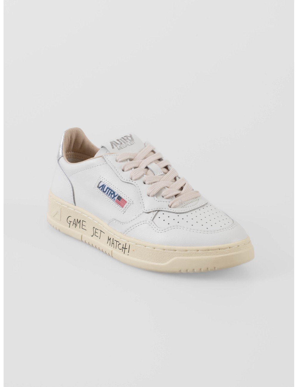 Zapatillas Low Medalist ML05 de Autry para mujer con suela con grabado “Game Set Match” - MARFRANC