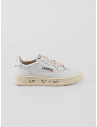 Zapatillas Low Medalist ML05 de Autry para mujer con suela con grabado “Game Set Match” - MARFRANC