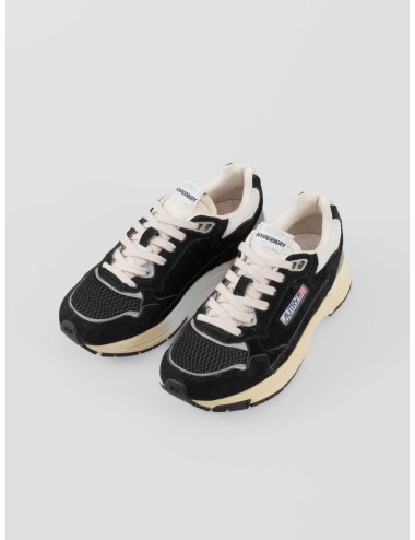 Las zapatillas Autry Hyperway Low UM07 son la fusión perfecta de estilo y comodidad - MARFRANC