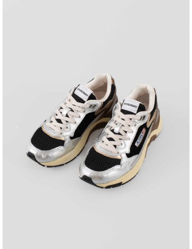 Las zapatillas Hyperway Low EM04  son la perfecta armonía entre diseño vanguardista y funcionalidad - MARFRANC