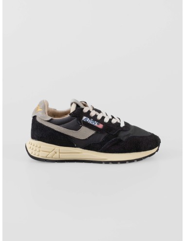Las zapatillas Reelwind Low NC05 son un icono de estilo sutil y confort - MARFRANC