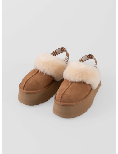 Zapatillas Funkette de UGG. Su alta plataforma aporta ligereza y un look moderno.