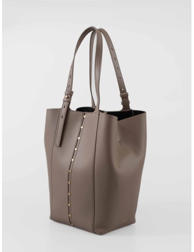 El bolso 24/7 de Golden Goose, confeccionado en piel suave con efecto cepillado y acabado vintage - MARFRANC