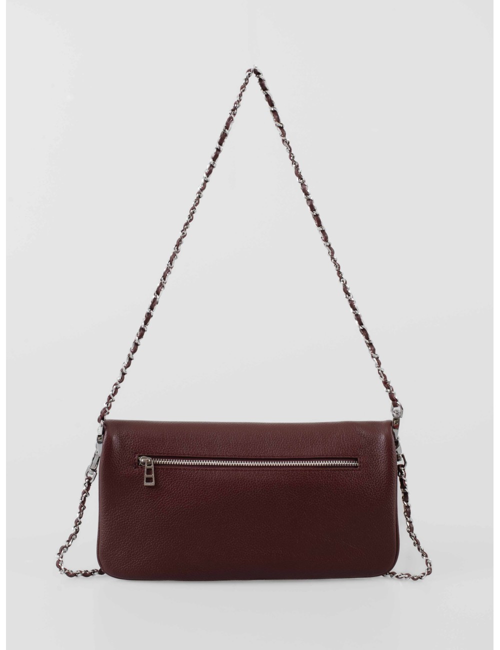 El Soft Savage de Zadig & Voltaire en granate es un bolso clutch/crossbody compacto con efecto pitón en cuero de vaca - MARFRANC El Soft Savage de Zadig & Voltaire en granate es un bolso clutch/crossbody compacto con efecto pitón en cuero de vaca - MARFRANC