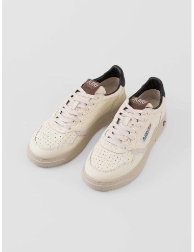 Zapatillas unisex Autry Medalist Low en piel blanca Pinecone con detalles en negro y marrón - MARFRANC