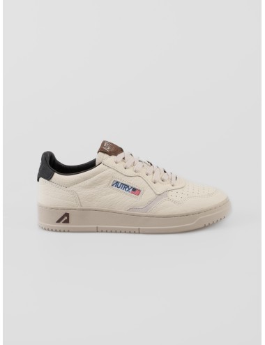 Zapatillas unisex Autry Medalist Low en piel blanca Pinecone con detalles en negro y marrón - MARFRANC