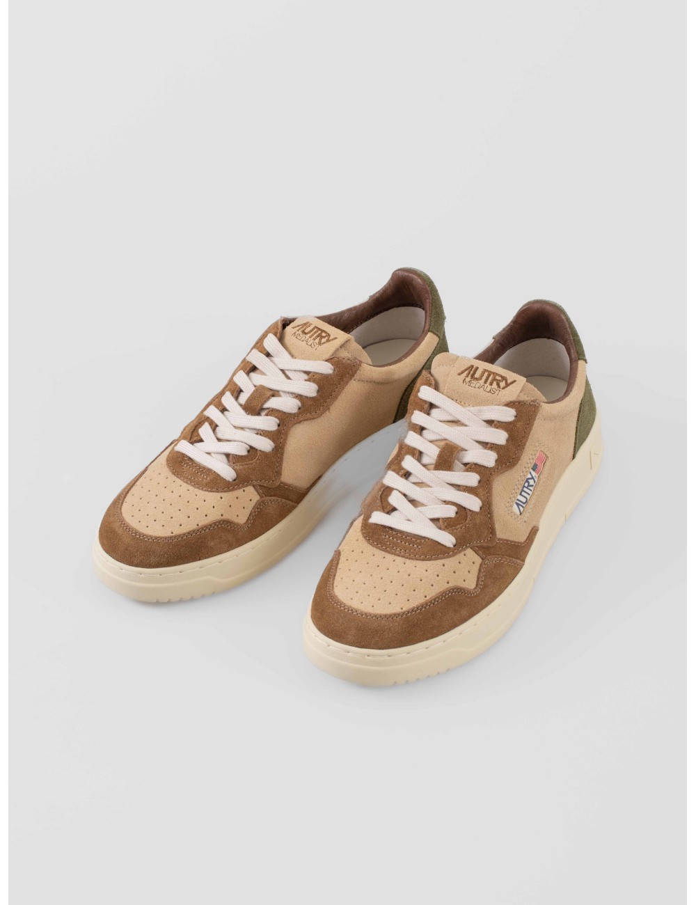Zapatillas de hombre Autry Medalist Low en ante tricolor Land & Caper - MARFRANC