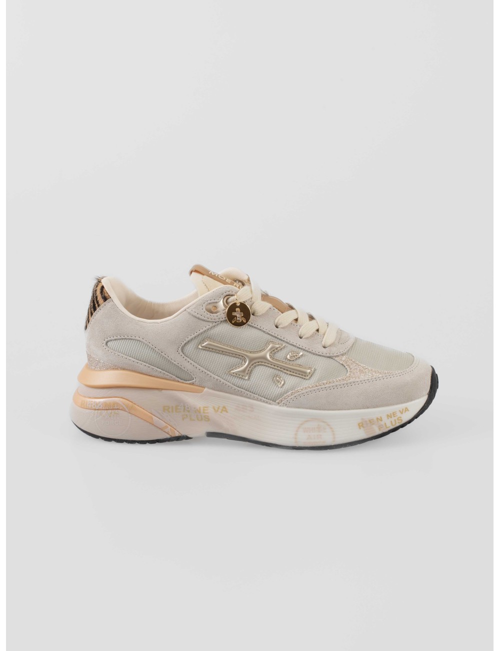 Premiata Moerund 7800 mujer malla arena nobuck logo metálico
- MARFRANC Premiata Moerund 7800 mujer malla arena nobuck logo metálico
- MARFRANC