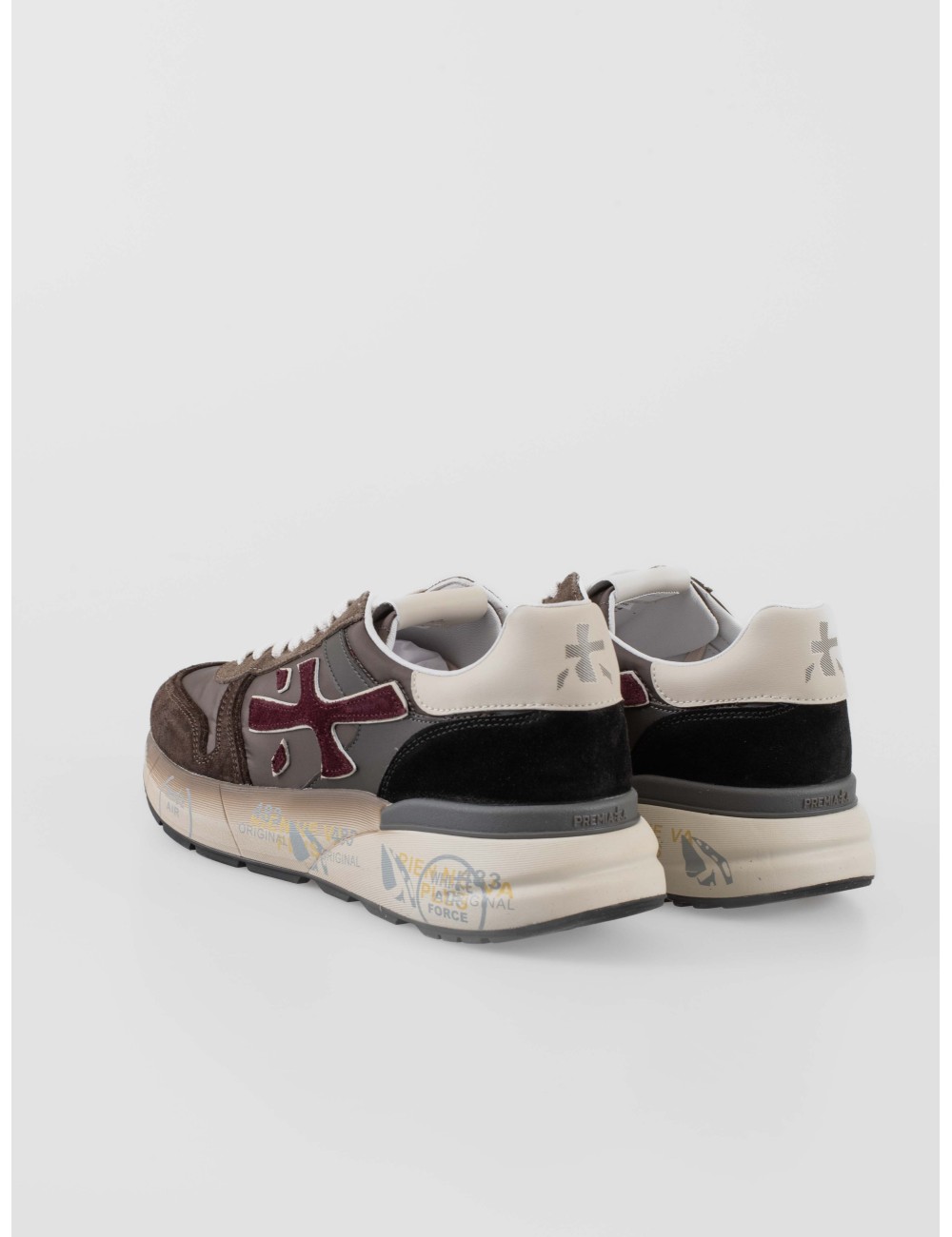 Premiata Mick 7714 hombre ante marrón sneaker logo burdeos
- MARFRANC Premiata Mick 7714 hombre ante marrón sneaker logo burdeos
- MARFRANC