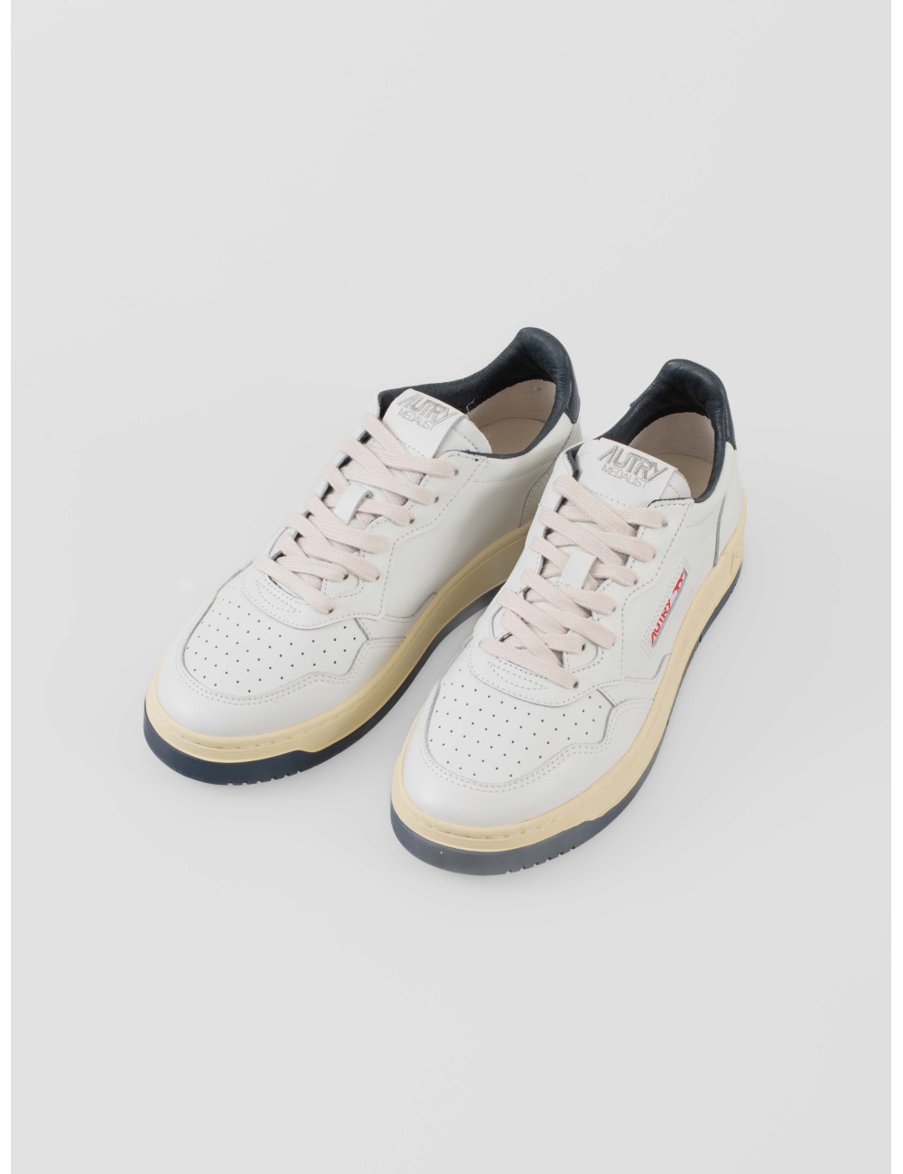 Sneakers Autry Medalist Low Man M Kitsuné hombre White Blue colaboración edición limitada - MARFRANC