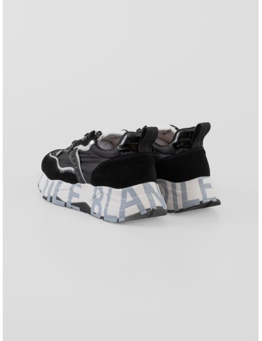 Zapatillas CLUB105 Voile NLanche para mujer en color negro y plateado - MARFRANC