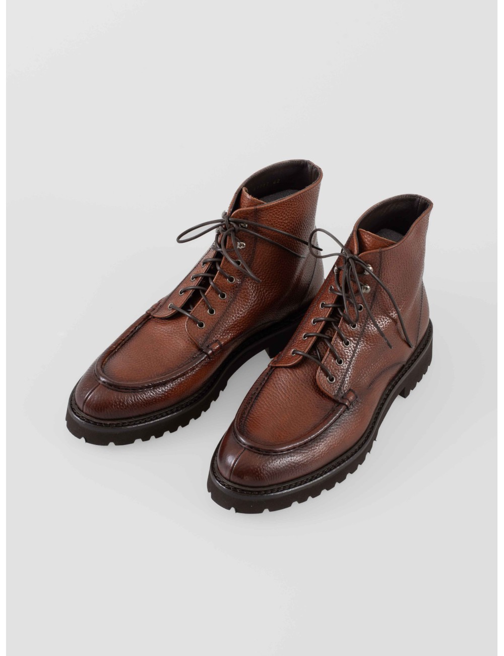 Bota Bobstar Coñac de Calce para hombre, elaborada artesanalmente en piel graneada - MARFRANC
