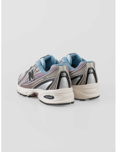 Zapatillas 740 unisex de New Balance, combinan un diseño retro running de los 2000 con detalles modernos - MARFRANC
