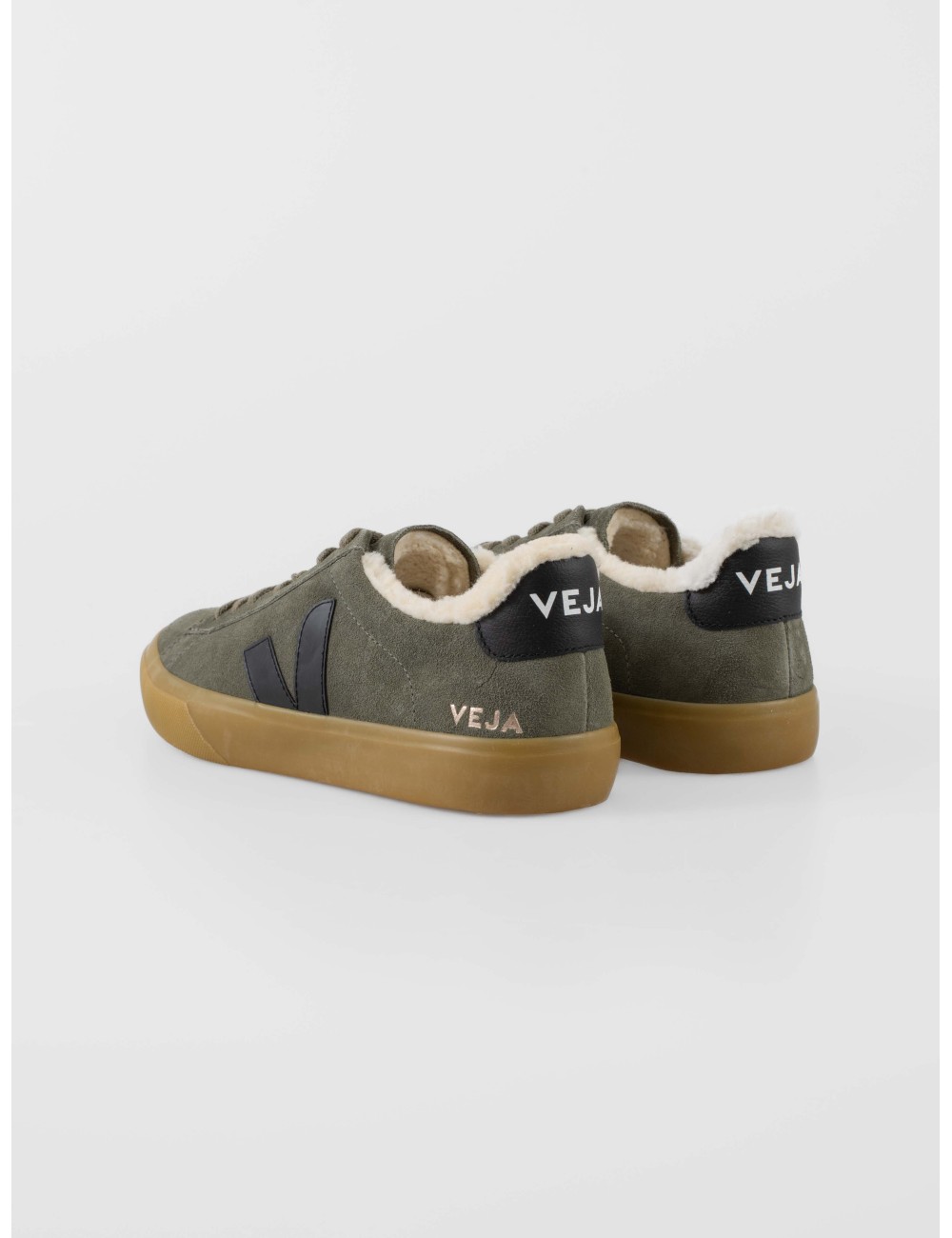 Zapatillas bajas Campo Winter Suede de VEJA en color verde con detalles negros - MARFRANC Zapatillas bajas Campo Winter Suede de VEJA en color verde con detalles negros - MARFRANC