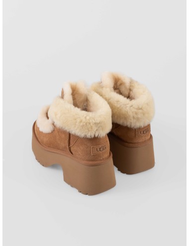 Botín UGG Esmee Lace Up en mostaza. Diseño con plataforma de 7 cm - MARFRANC