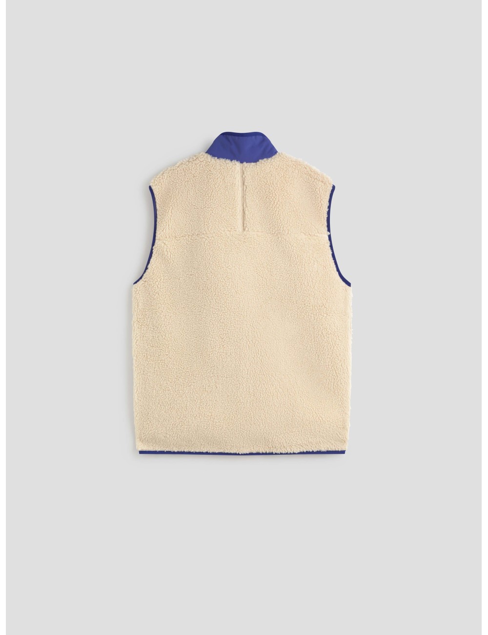 Chaleco polar para hombre Classic Retro-X de Patagonia en color natural con detalles en azul - MARFRANC