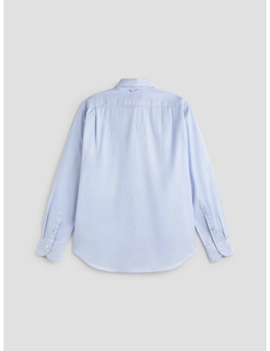 La camisa básica de MARFRANC es una prenda clásica y versátil, perfecta para cualquier ocasión - MARFRANC